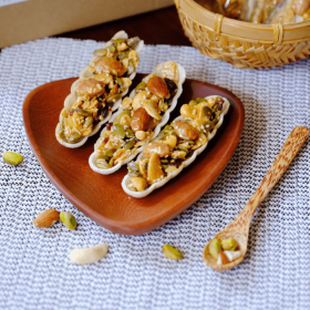 bánh thuyền mix hạt bao nhiêu calo